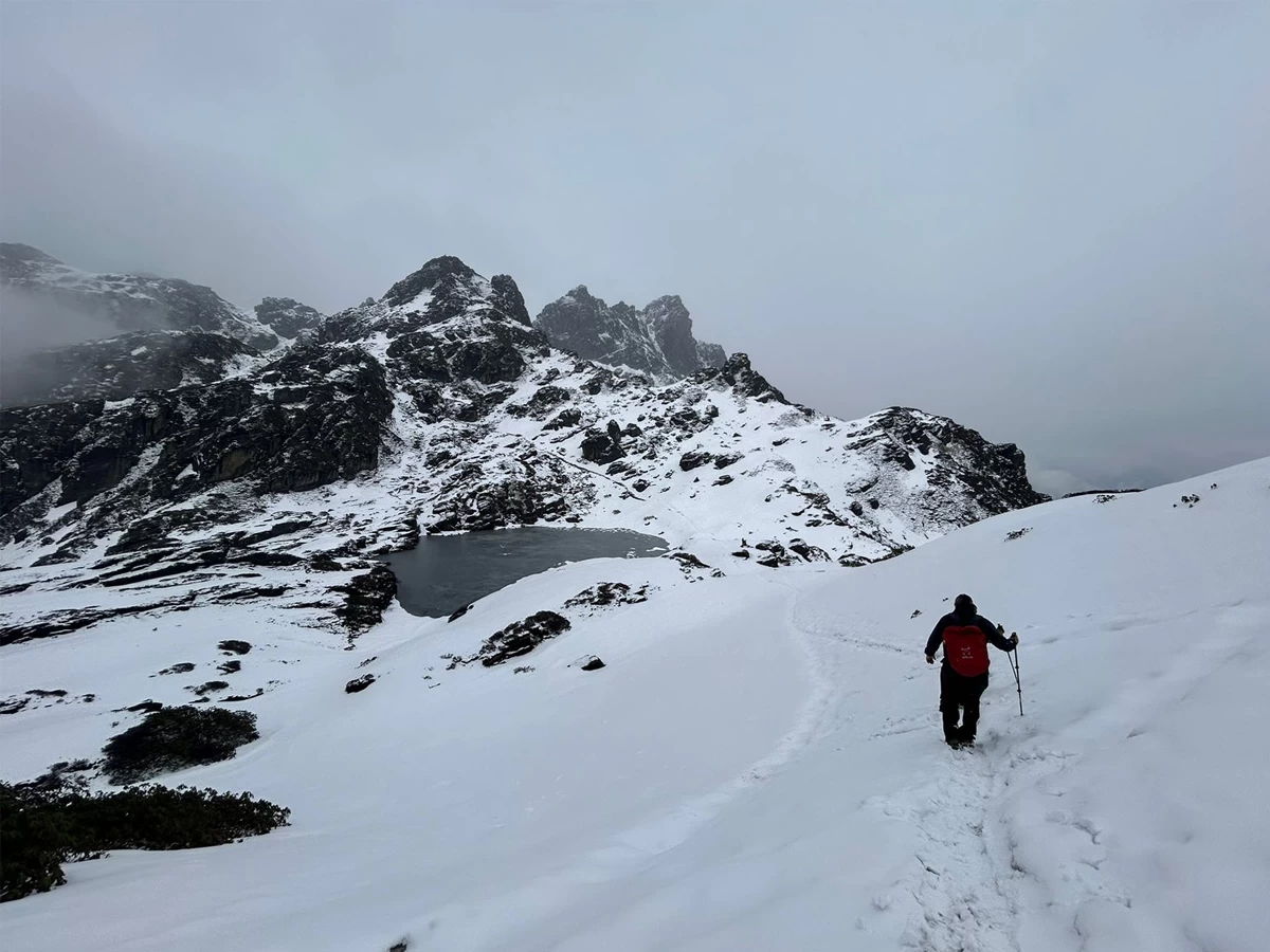 Makalu Base Camp Trek - 18 Days