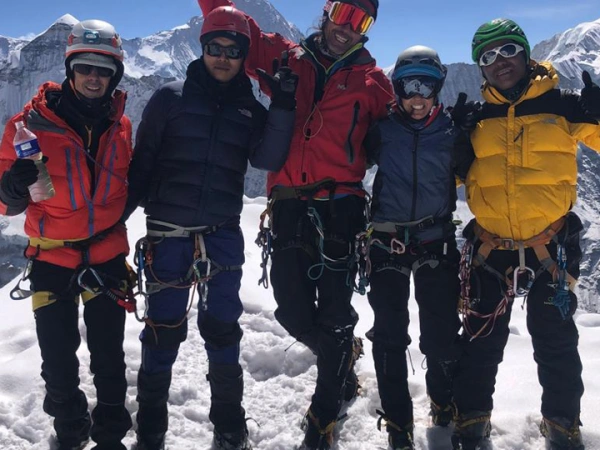 Summit to island peak