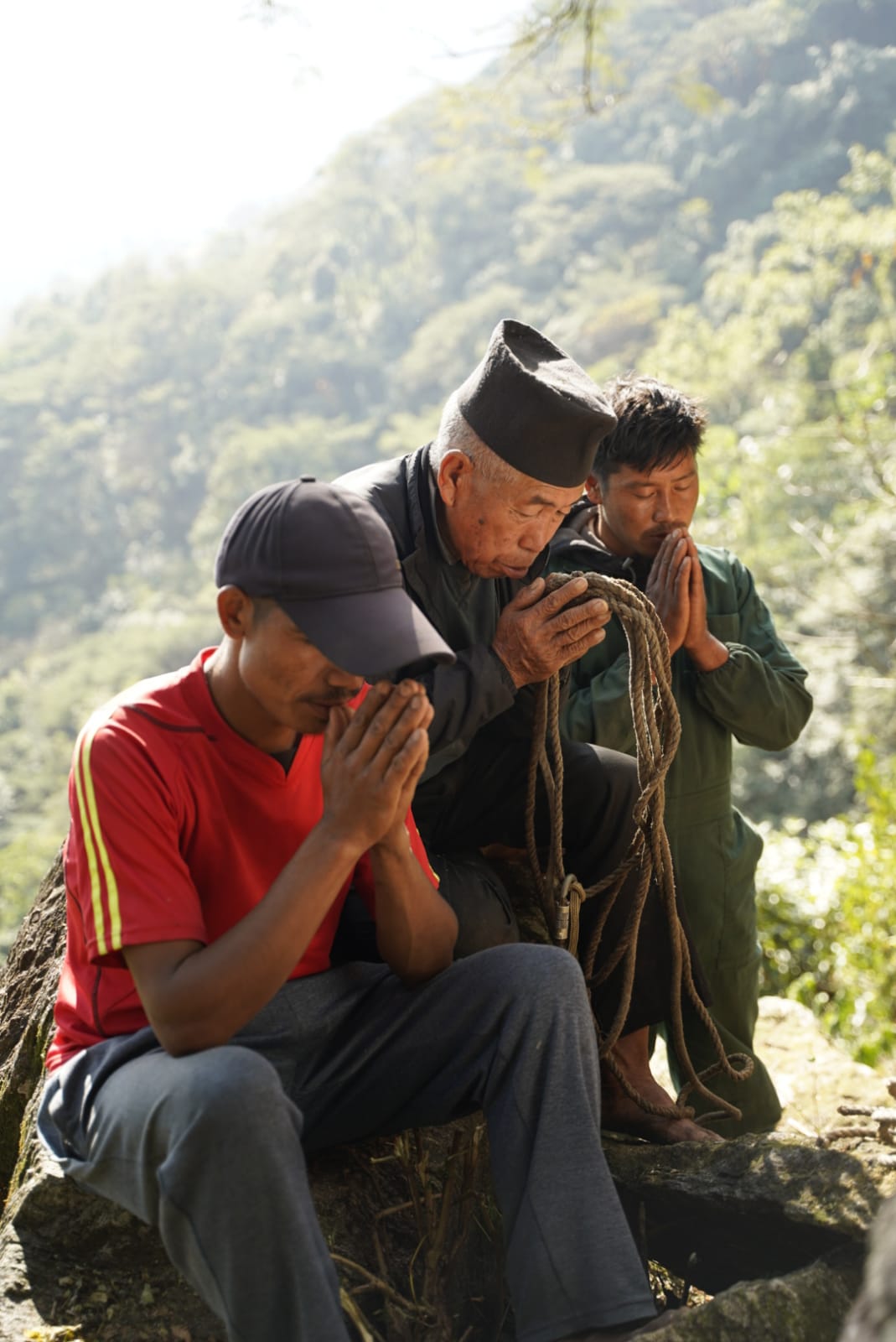 honey-hunting-nepal