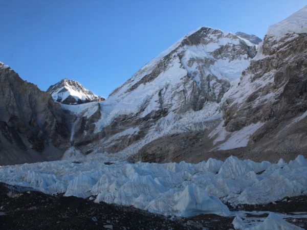  Humbu Lacier