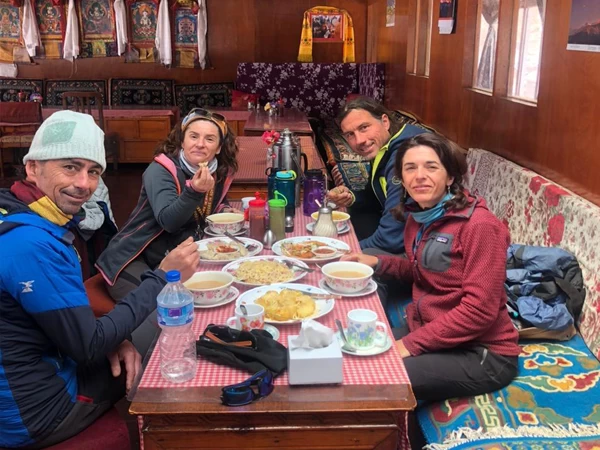 1 Lunch In Everest