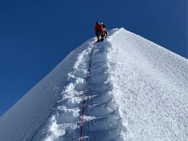 Amphu Lapcha Pass 1