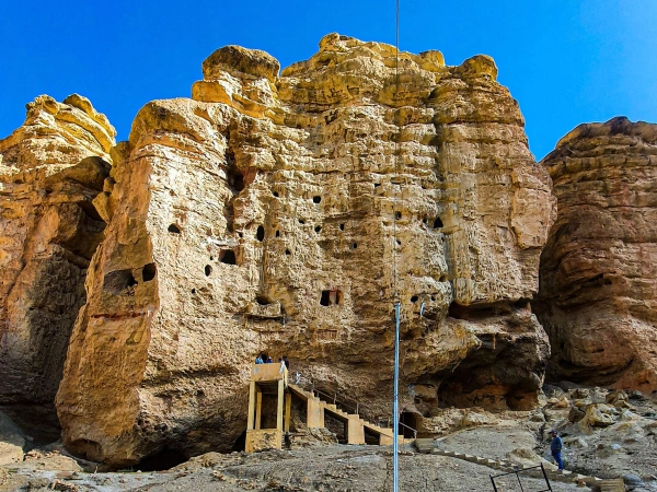 Chhoser Cave Lomanthang