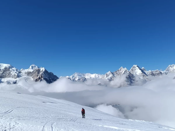 Mera Peak From Salleri