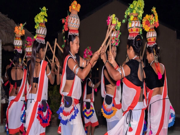 12.-chitwan-tharu-culture-dance