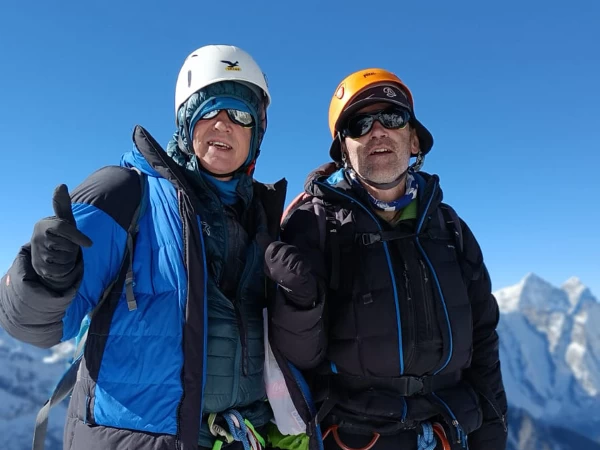 lobuche-peak