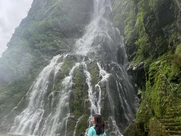 waterfall-in-dharapani