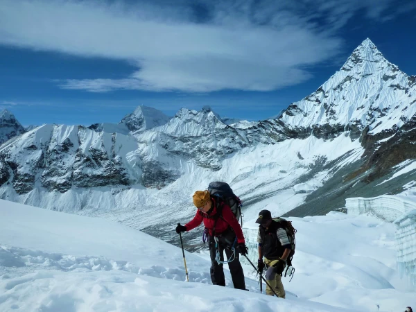 Makalu Three Pass Trek - Baruntse Col - Sherpani Col & Amphu Laptse